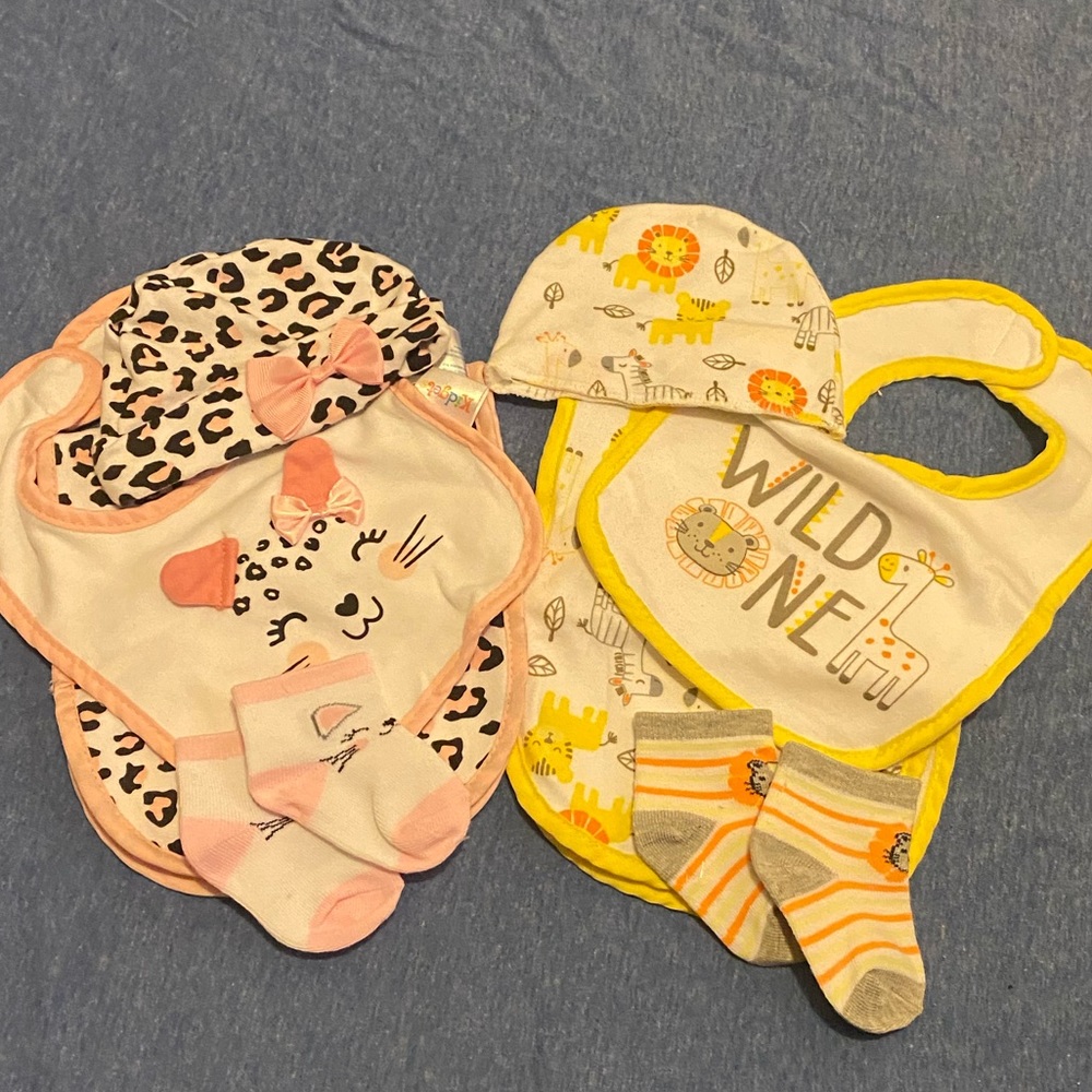 Twins! Bib sock set